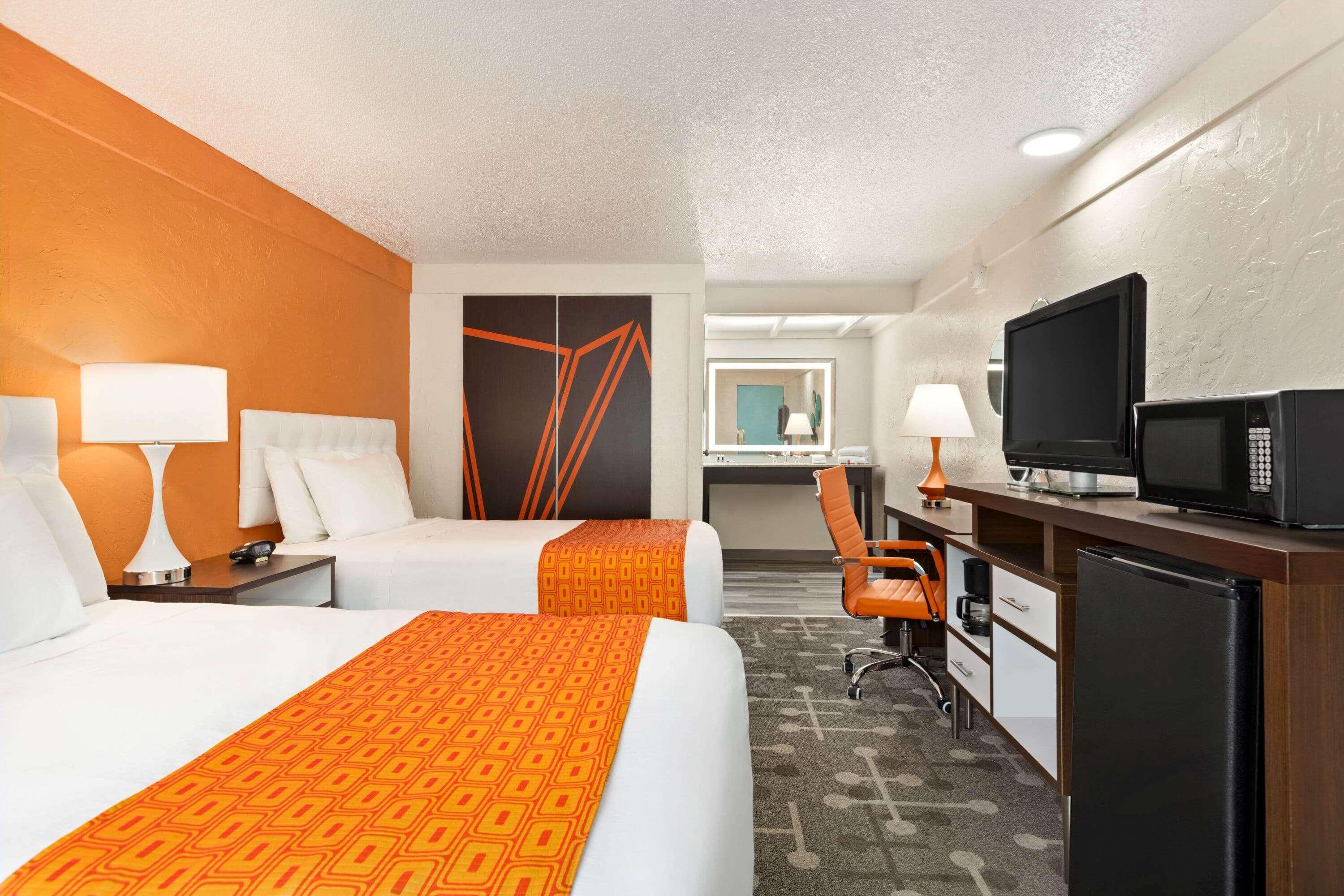 Dover Inn And Suites Esterno foto